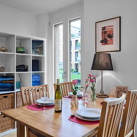 Apartament Seeglueck Ufertraum - Stilvolle Ferienwohnung Direkt Am Seerhein Mit Tiefgaragenstellplatz In Zentraler Lage Von Konstanz Konstancja