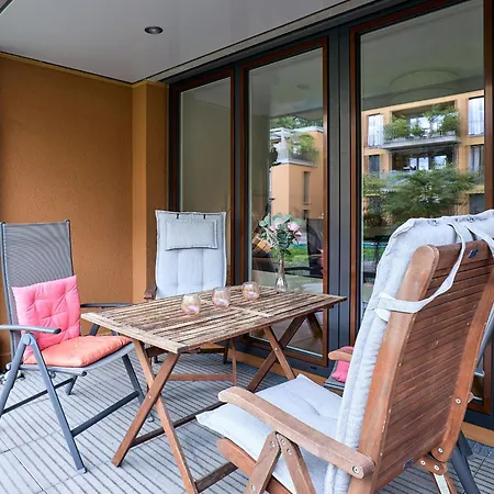Apartament Seeglueck Ufertraum - Stilvolle Ferienwohnung Direkt Am Seerhein Mit Tiefgaragenstellplatz In Zentraler Lage Von Konstanz *