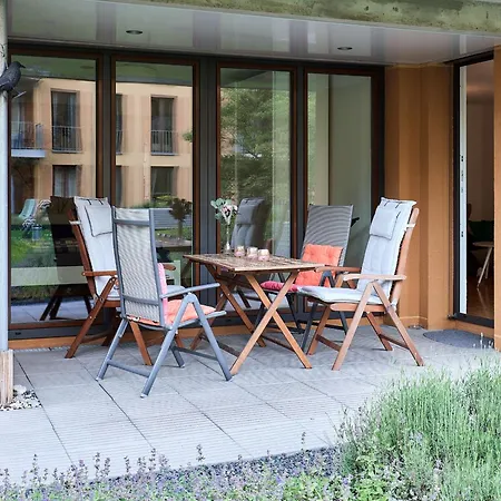 Seeglueck Ufertraum - Stilvolle Ferienwohnung Direkt Am Seerhein Mit Tiefgaragenstellplatz In Zentraler Lage Von Konstanz Konstancja