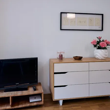 Seeglueck Ufertraum - Stilvolle Ferienwohnung Direkt Am Seerhein Mit Tiefgaragenstellplatz In Zentraler Lage Von Konstanz *