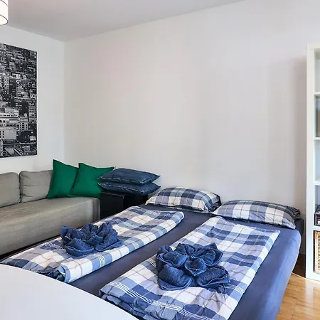 Seeglueck Ufertraum - Stilvolle Ferienwohnung Direkt Am Seerhein Mit Tiefgaragenstellplatz In Zentraler Lage Von Konstanz Apartament Konstancja