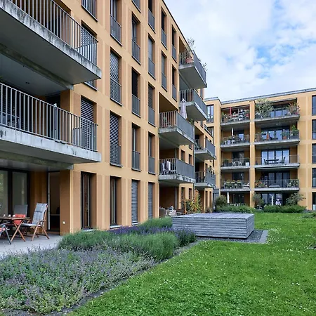 Seeglueck Ufertraum - Stilvolle Ferienwohnung Direkt Am Seerhein Mit Tiefgaragenstellplatz In Zentraler Lage Von Konstanz Apartament Konstancja
