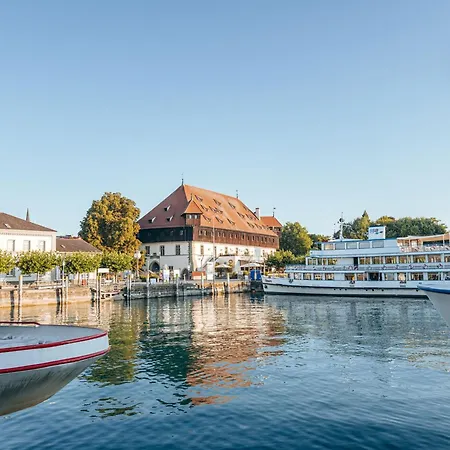 Seeglueck Ufertraum - Stilvolle Ferienwohnung Direkt Am Seerhein Mit Tiefgaragenstellplatz In Zentraler Lage Von Konstanz Konstancja